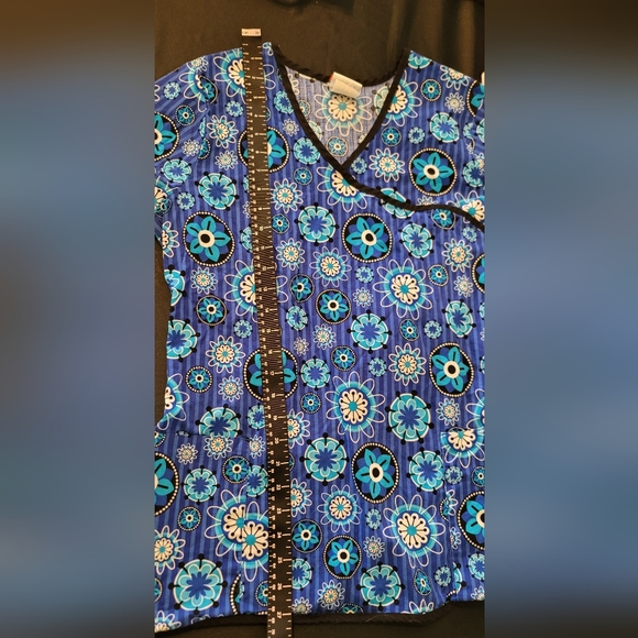 Uniforms - Scrubs - Picture 8 of 16